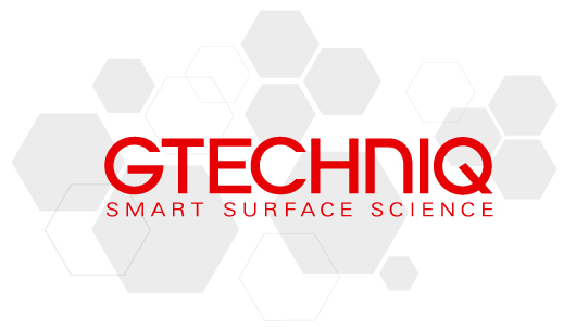 Logo de GTECHNIQ avec le texte "SMART SURFACE SCIENCE" en rouge sur fond gris.